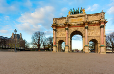 Fototapeta na wymiar Arc de Triomphe du Carrousel at Tuileries Gardens - Paris