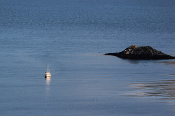 Obraz premium Norwegen - Boot nahe Nordrevik / Norway - Boat near Nordrevik /