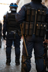Compagnie de policiers CRS d'intervention pendant une manifestation dans les rues de Rouen. Police...