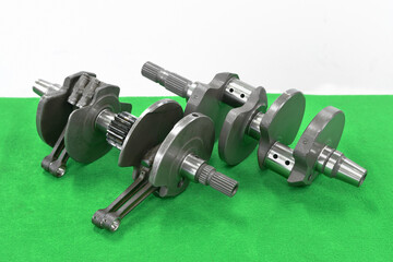 バイクエンジンのクランクシャフト