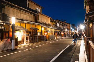 京都　夜の祇園　花見小路 - obrazy, fototapety, plakaty