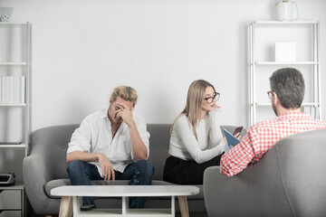 Discussion of family problems with psychologist. Family conflicts, marital crisis, divorce. Depression counseling, family therapy. Marriage counseling, marital problems.