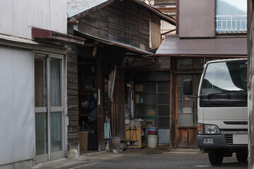 昭和時代を感じさえる建物　赤塚新町の街の風景