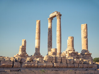 Fototapeta premium View of Temple of Hercules roman temple remains in Amman citadel, Jordan