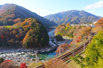 秋の上松町寝覚めの床