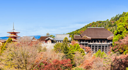 秋の京都　清水寺　全景