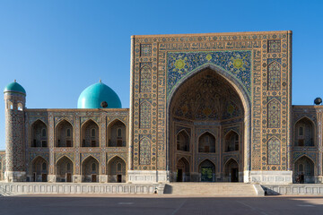 Fototapeta na wymiar Uzbekistan, Samarkand, the famous Registan Square.