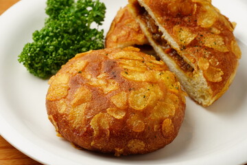 カレーパン　惣菜パン