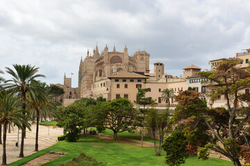 Fototapeta na wymiar Kathedrale der Heiligen Maria in Palma, Spanien