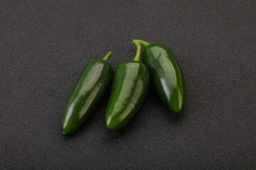 Green raw jalapeno peper heap