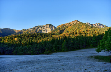 Lever de soleil automnal sur la Crête de Grande Leirie - Vercors