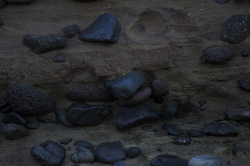 Sedimentos rocas entre barro