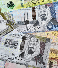 dinero actual de arabia saudi con foco selectivo