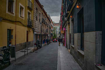 Calle de barrio madrileño. España.