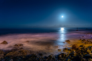 Fototapeta na wymiar Mond, über Meer, tiefe, Nacht