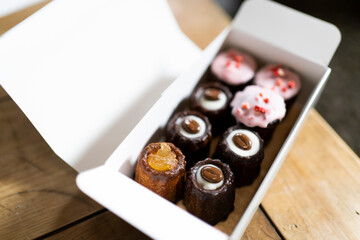 かわいいフランス洋菓子　カヌレ　Canelé