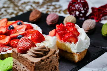 いちごのタルトメインのケーキパーティー