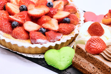 いちごのタルトメインのケーキパーティー