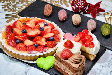 いちごのタルトメインのケーキパーティー