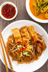 Stir-fried Chinese economic rice noodles.