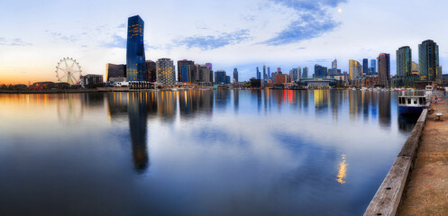 Naklejka premium Melb Docklands wide vert pan wheel