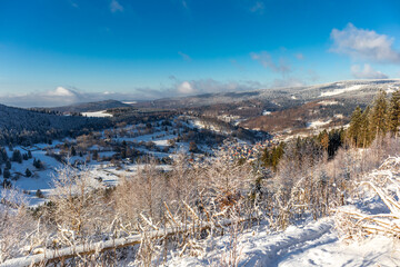 Schöne Winterlandschaft auf den Höhen des Thüringer Waldes bei Oberschönau - Thüringen