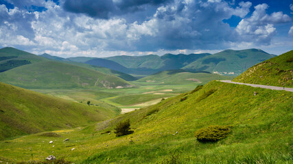 Fototapeta premium Piano Grande di Castelluccio, mountain and rural landscape