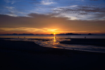 Fototapeta premium Beautiful sunset at Tubkaek beach, Krabi province, Thailand.