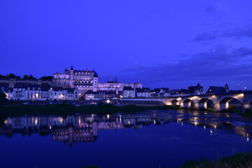 Fototapeta premium フランス・ロワール地方のアンボワーズ城の夜景