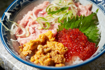 Salmon roe, sea urchin seafood bowl 