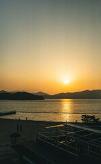 햇빛이 내려 앉은 바다