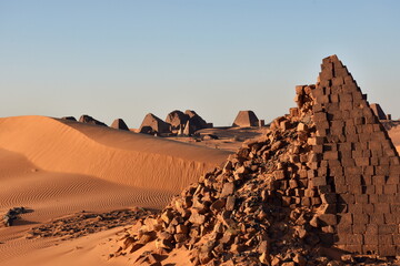 Fototapeta na wymiar Pyramid ruins of Meroe in Sudan in beautiful evening light. 