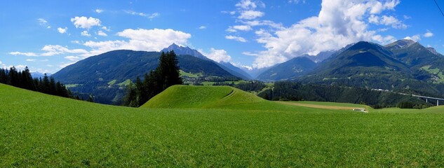 Brennertal mit Brennerautobahn