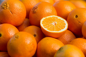 Ripe and delicious oranges.