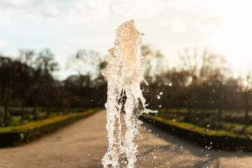 springbrunnen im park sonnig