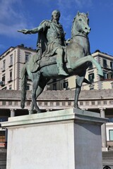 Obraz premium Napoli - Monumento equestre di Ferdinando I in Piazza Plebiscito