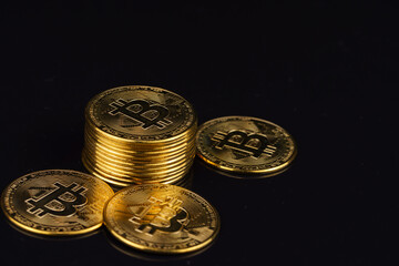 たくさんの仮想通貨 暗号通貨 硬貨 コイン