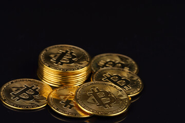 たくさんの仮想通貨 暗号通貨 硬貨 コイン