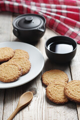 Oat cookies and tea