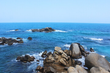 Playa con Rocas del Caribe Colombia