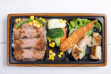 ビ－フステ－キ弁当