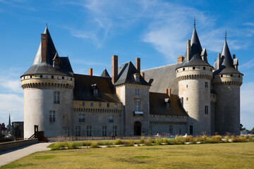 Fototapeta na wymiar Great Chateau de Sully-sur-Loire - castle in Loire valley, France
