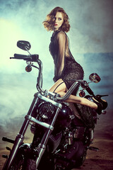 Obraz na płótnie Canvas lady on motorcycle