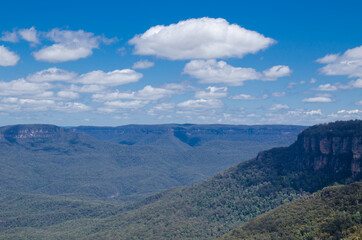 Fototapeta na wymiar Cloudscape above the beautiful mountain view of Jamison Lookout at Wentworth Falls.