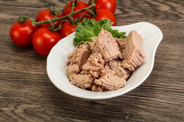 Canned tuna fillet in the bowl