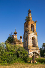 Fototapeta na wymiar abandoned orthodox church