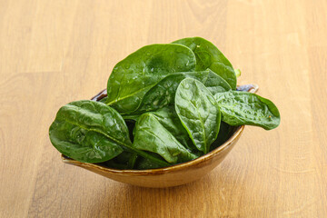 Fresh green spinach leaves in the bowl