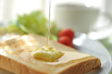 はちみつたっぷりトースト