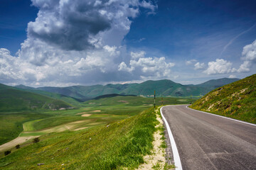 Piano Grande di Castelluccio, mountain and rural landscape