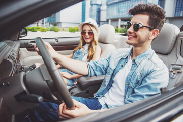Friends in cabriolet